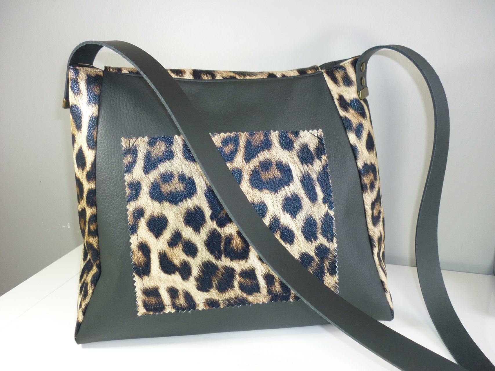 Bandoulière Réglable Imprimé Léopard Rose + Breloque Pompon - Pour Sac à Main Ou Ordinateur
