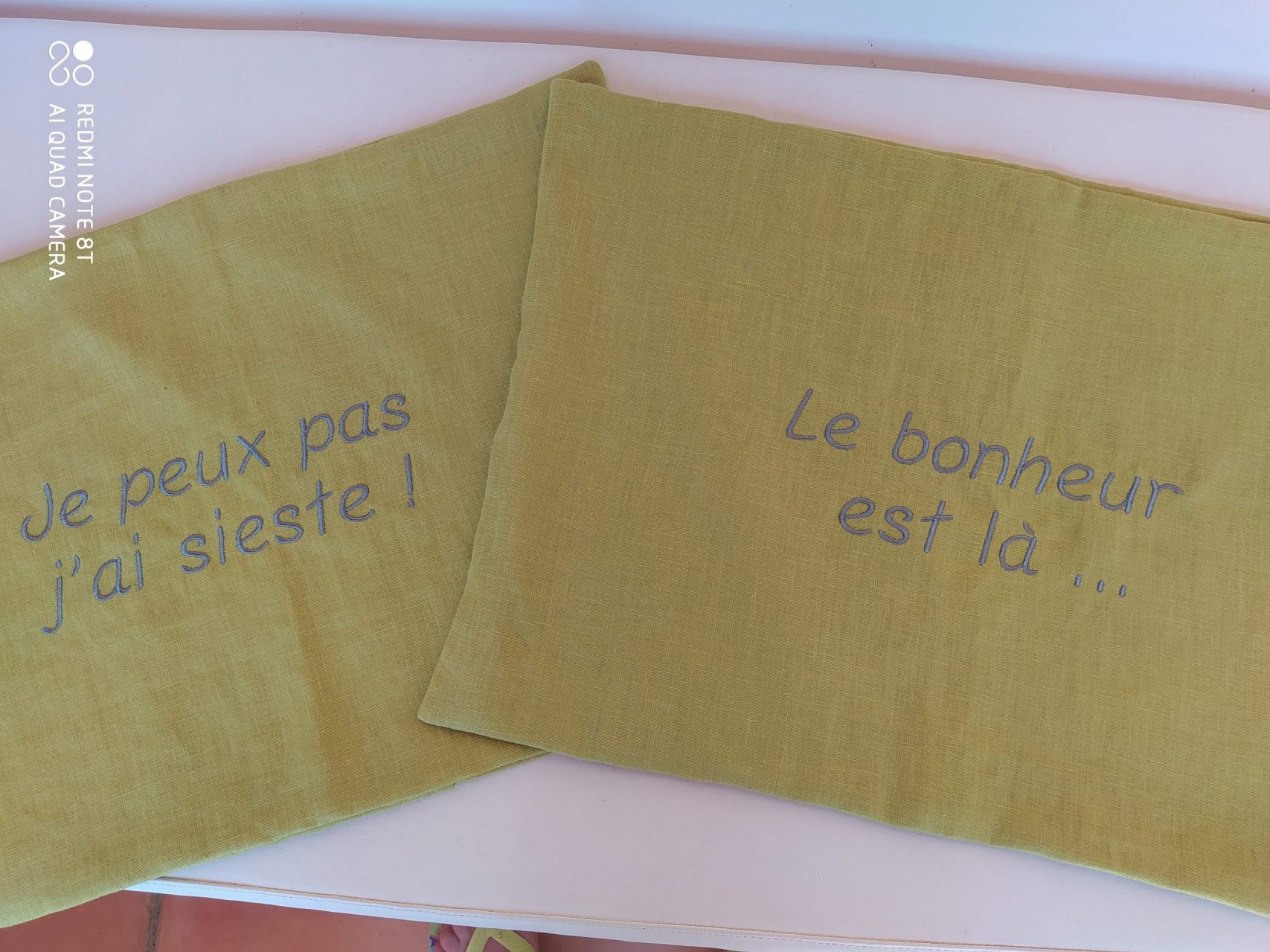 10 housses de coussin personnalisées en lin brodé – Image 4