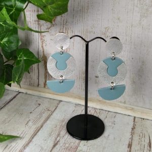 boucles d'oreilles en cuir bleu pastel