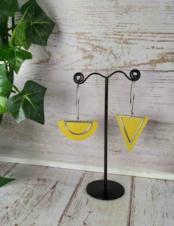 boucles d'oreilles asymétriques triangle et demi-cercle