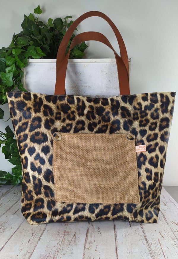 sac cabas imprimé léopard avec anses en cuir camel