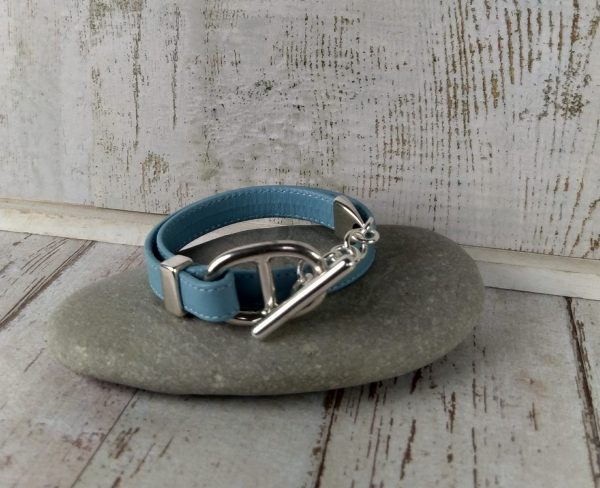 bracelet en cuir bleu pastel maille marine