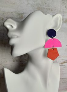 boucles d'oreilles en cuir au mélange de couleurs audacieuses