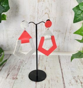 boucles d'oreilles asymétriques