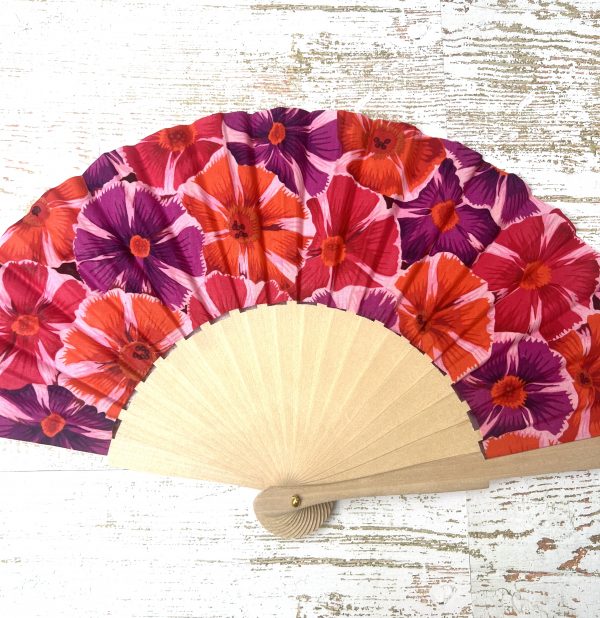 éventail en tissu de créateur