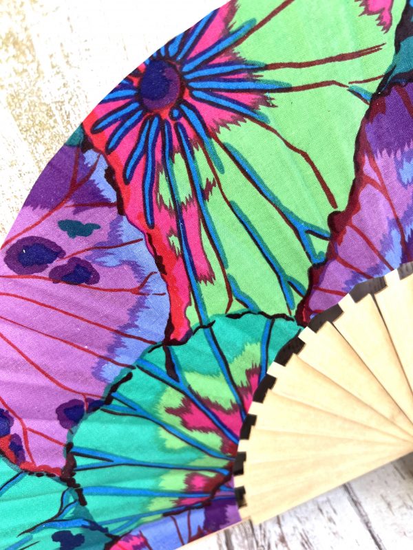 éventail en tissu de créateur