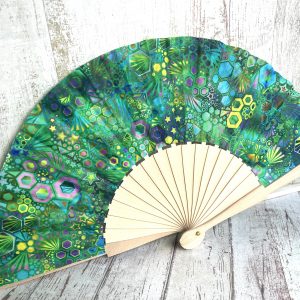 éventail en tissu de créateur