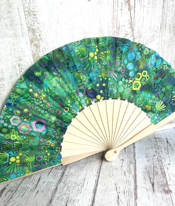 éventail en tissu de créateur