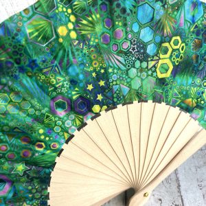 éventail en tissu de créateur