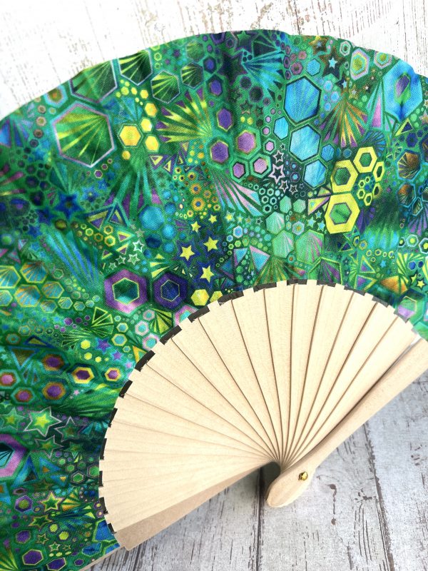 éventail en tissu de créateur