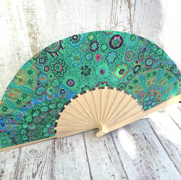 éventail en tissu de créateur
