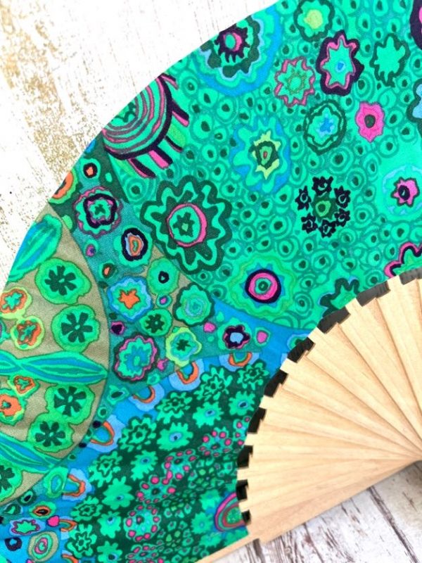 éventail en tissu de créateur