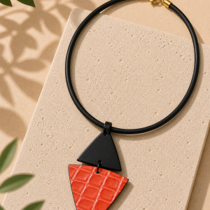 Collier contemporain