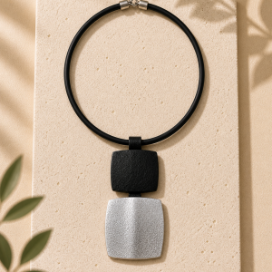 Collier contemporain