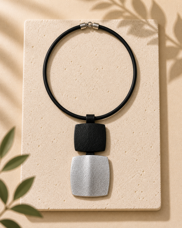 Collier contemporain