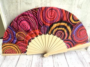 éventail bois et tissu