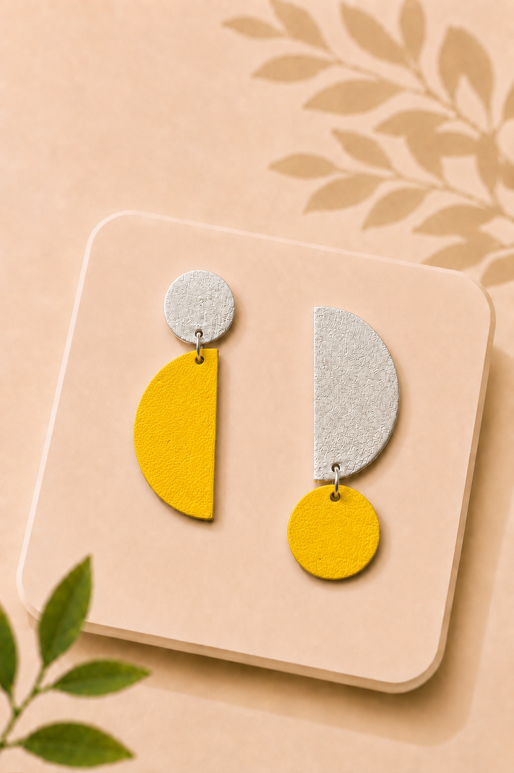 boucles d'oreilles asymétriques